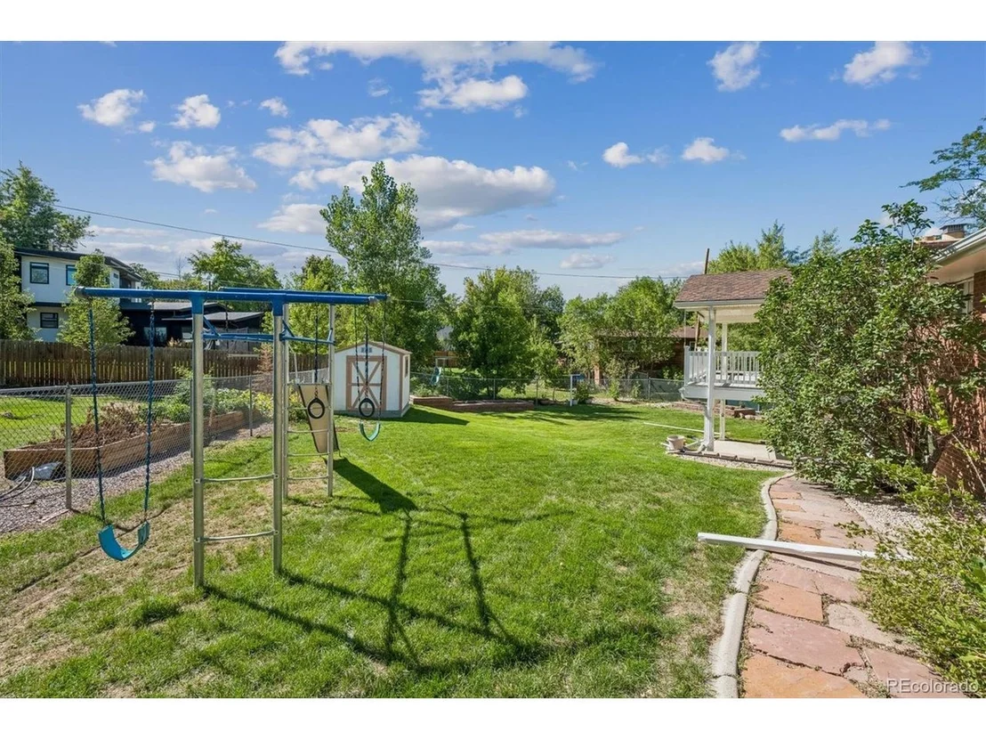 Photo of 2895 Garden Rd