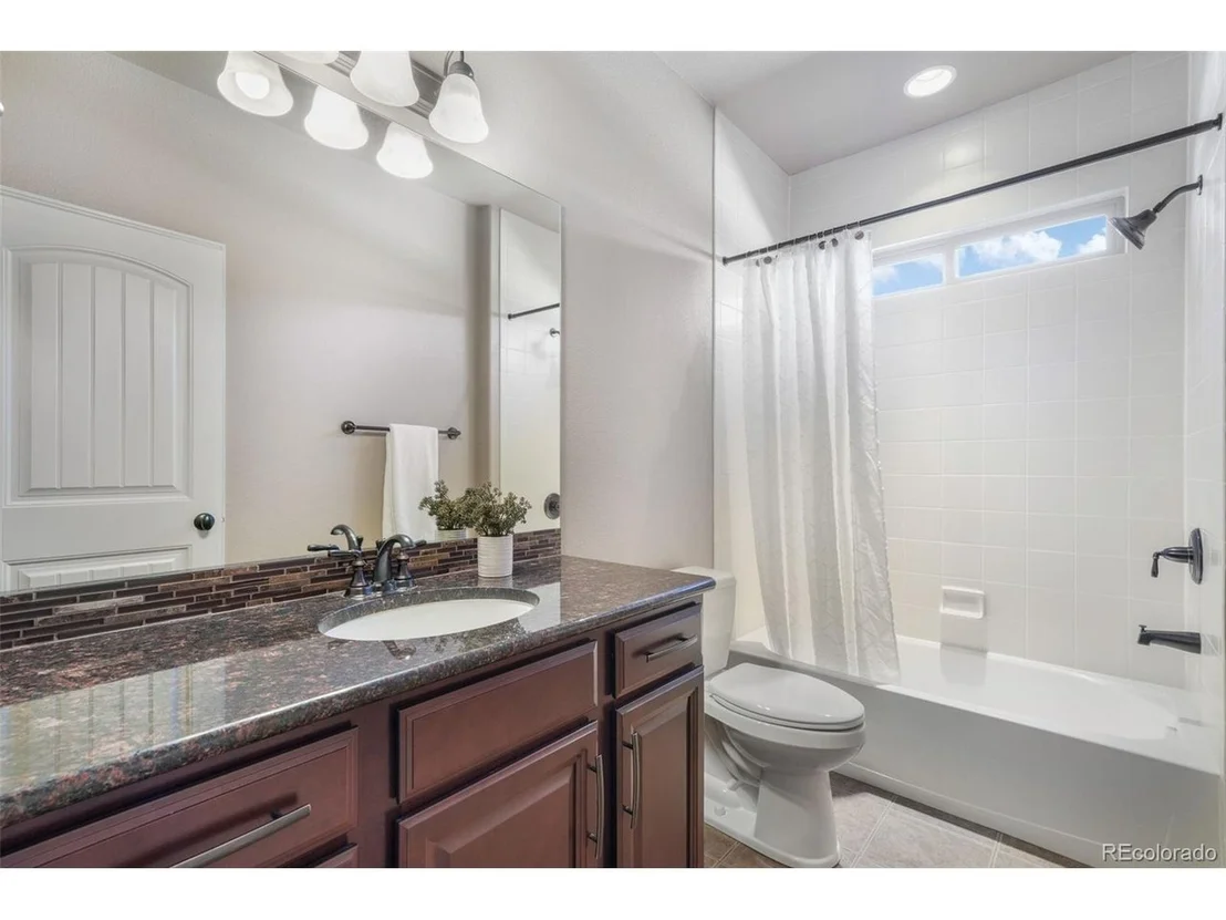 Photo of 215 Kettle Valley Way