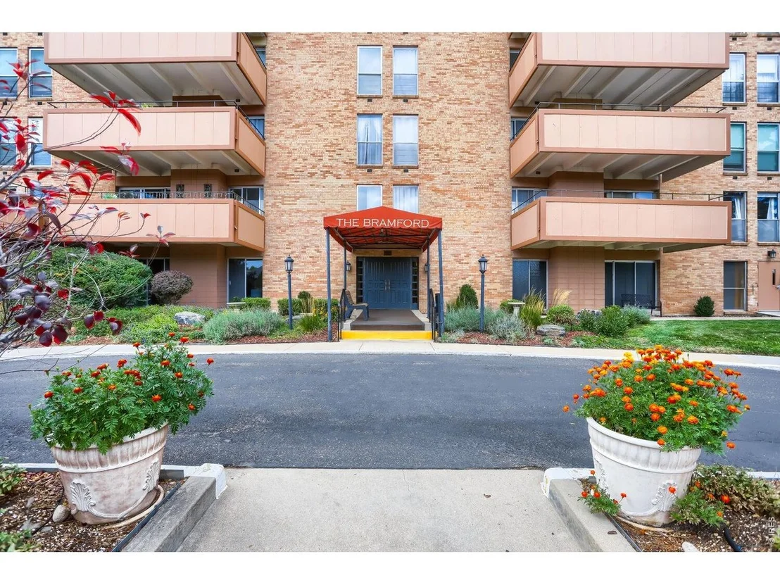 Photo of Unit 202 at 500 Mohawk Dr