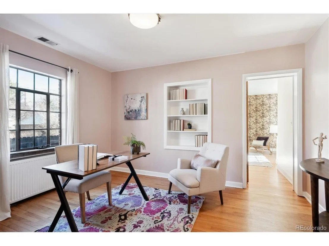 Photo of 2222 Locust St