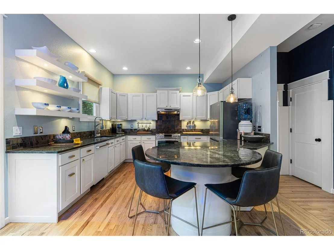 Photo of 1004 Katy Ln