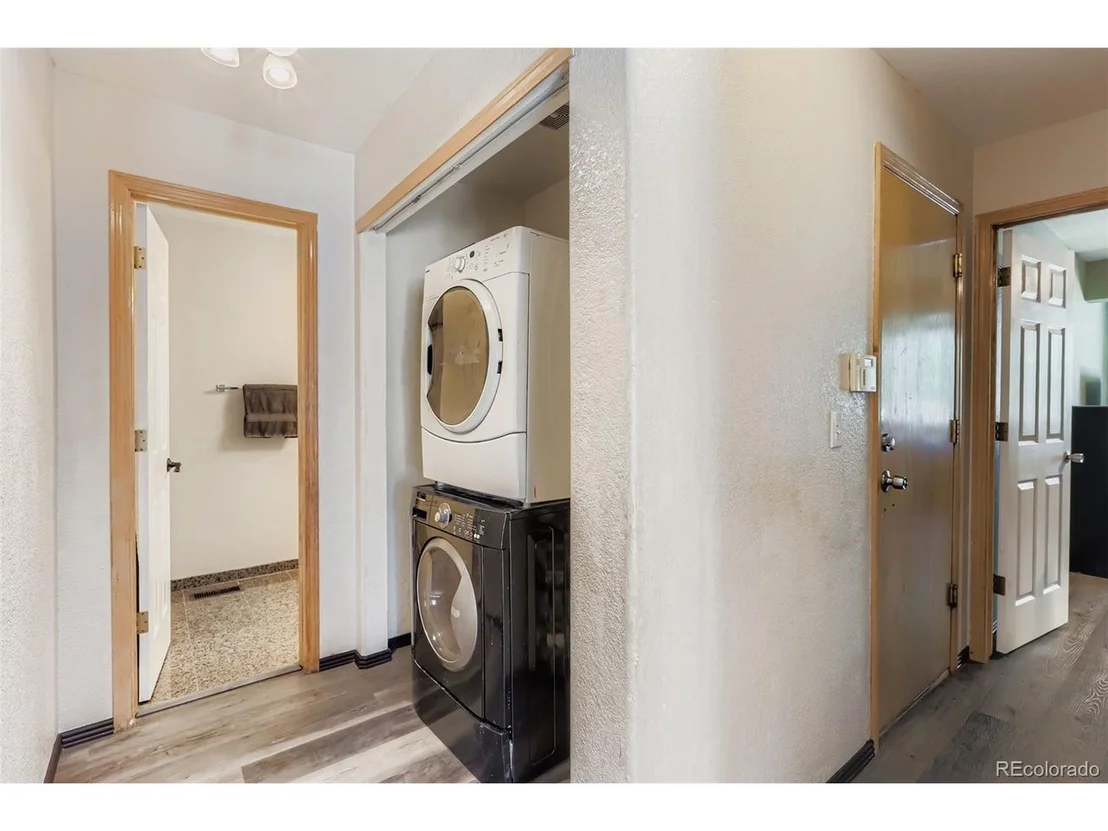Photo of 6200 Sparrow Ave
