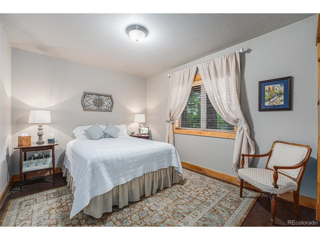 Photo of 342 Crescent Lake Rd