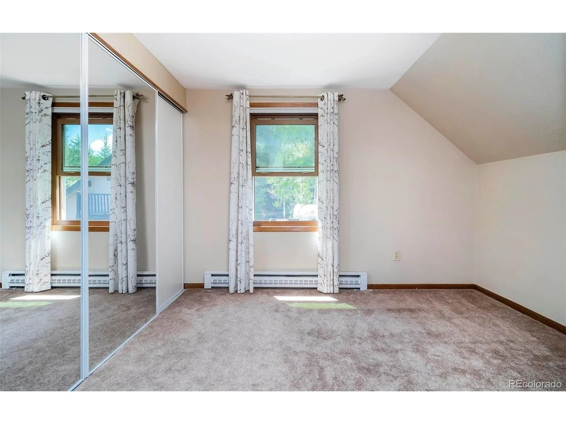 Photo of 1064 Apex Valley Rd