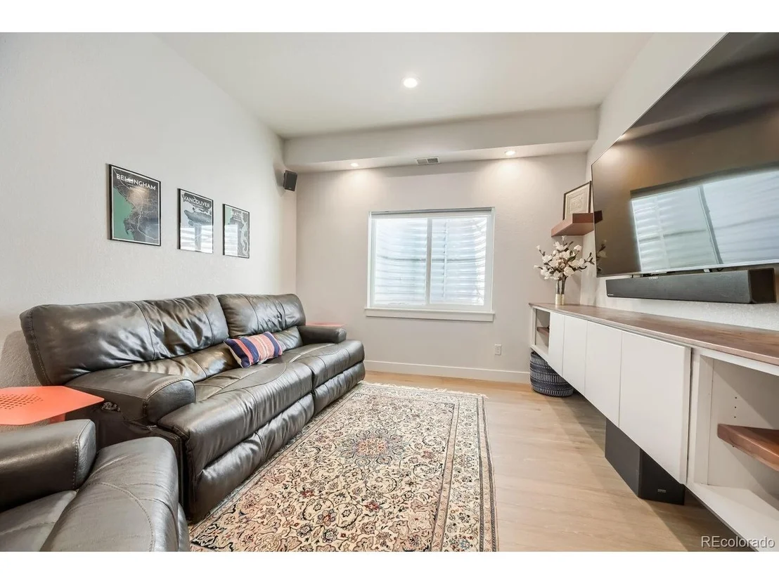 Photo of 2902 Twin Lakes Cir