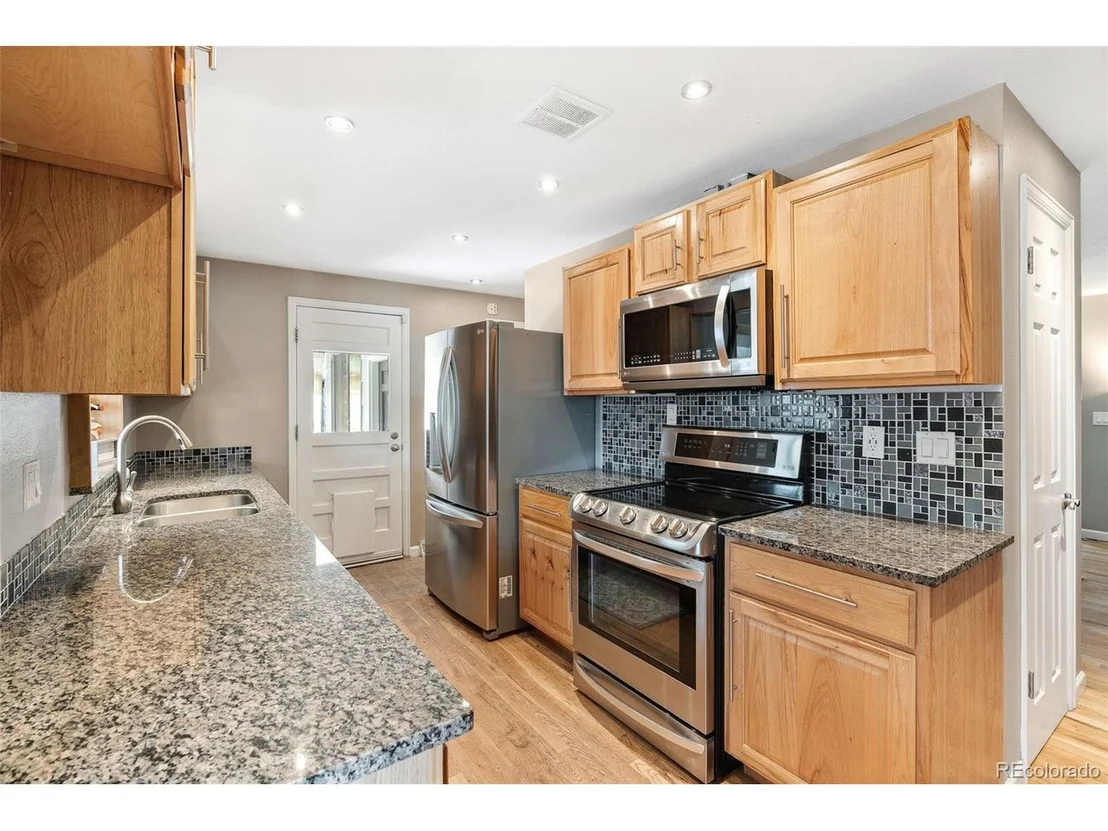 Photo of 6464 W 76th Pl