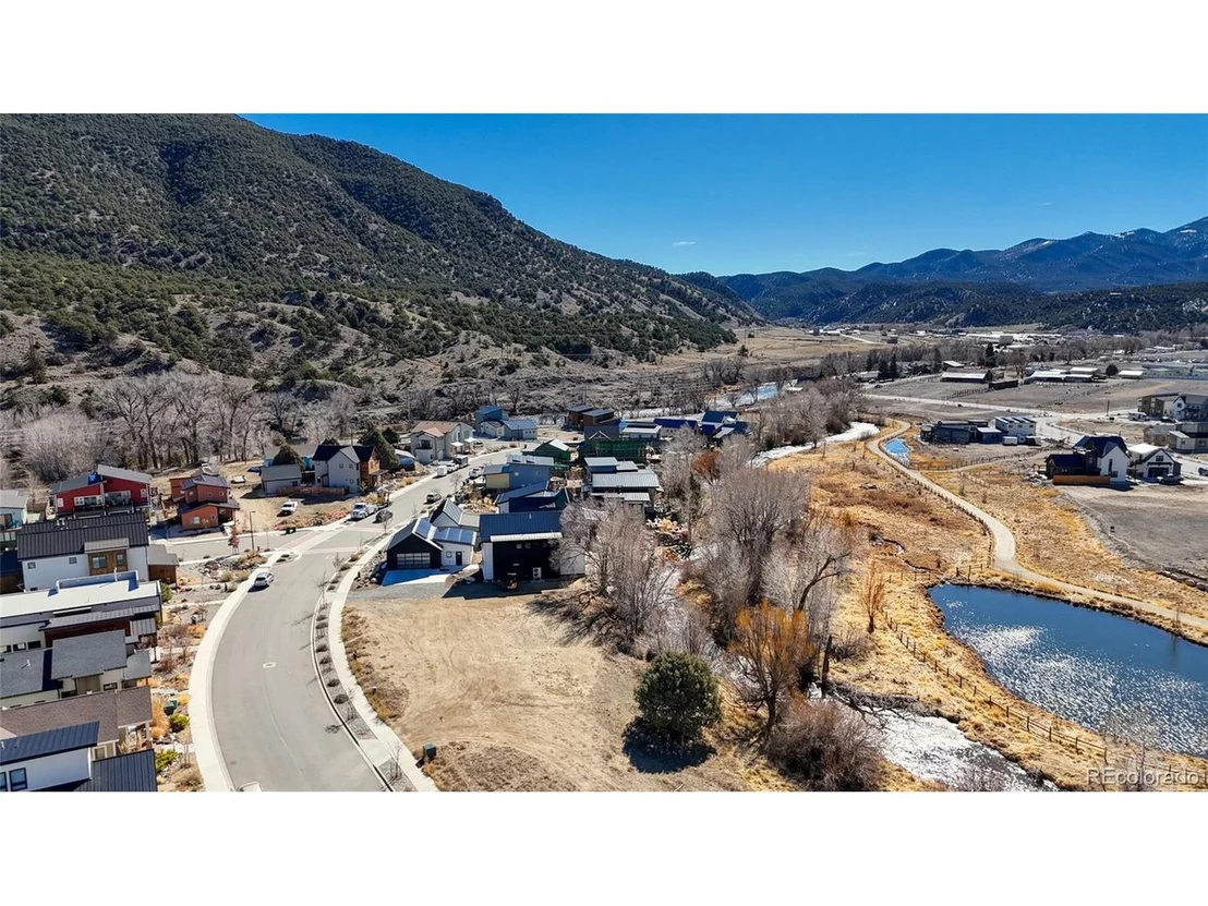 Photo of 313 Two Rivers Rd