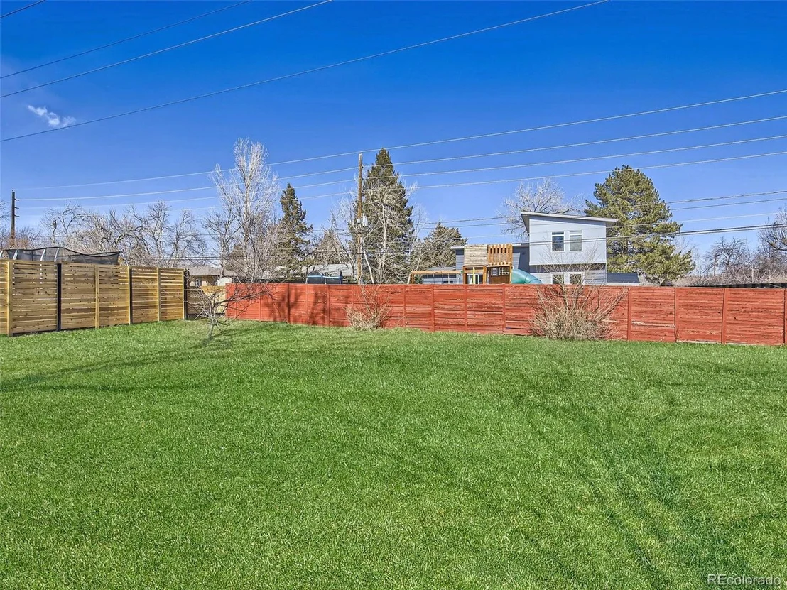 Photo of 2081 Evergreen Ave