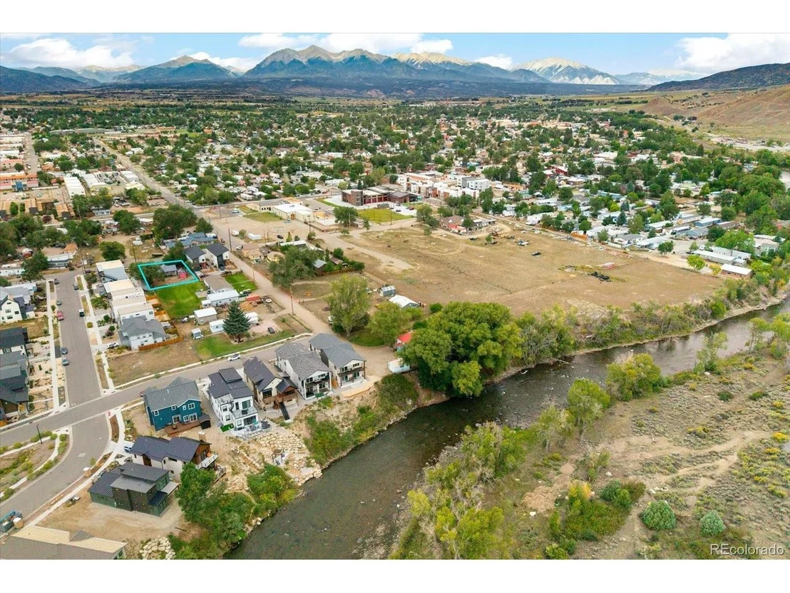 Photo of 745 Scott St