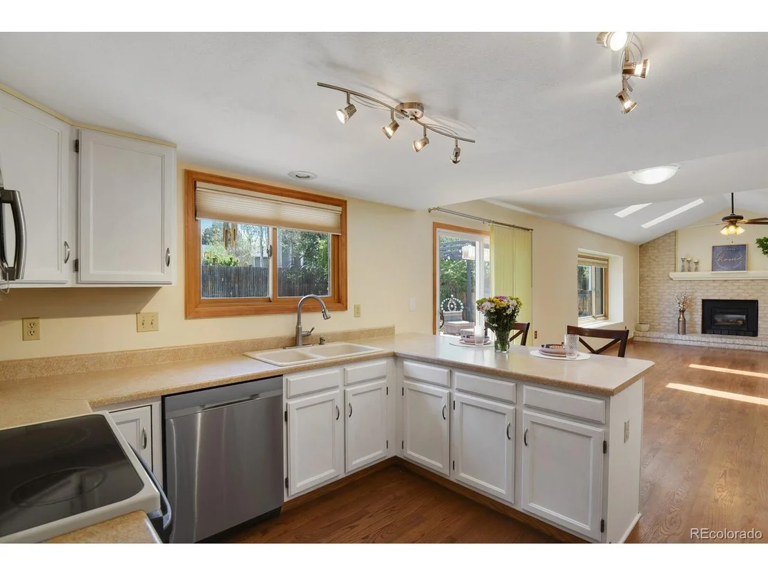 Photo of 976 E 132nd Cir