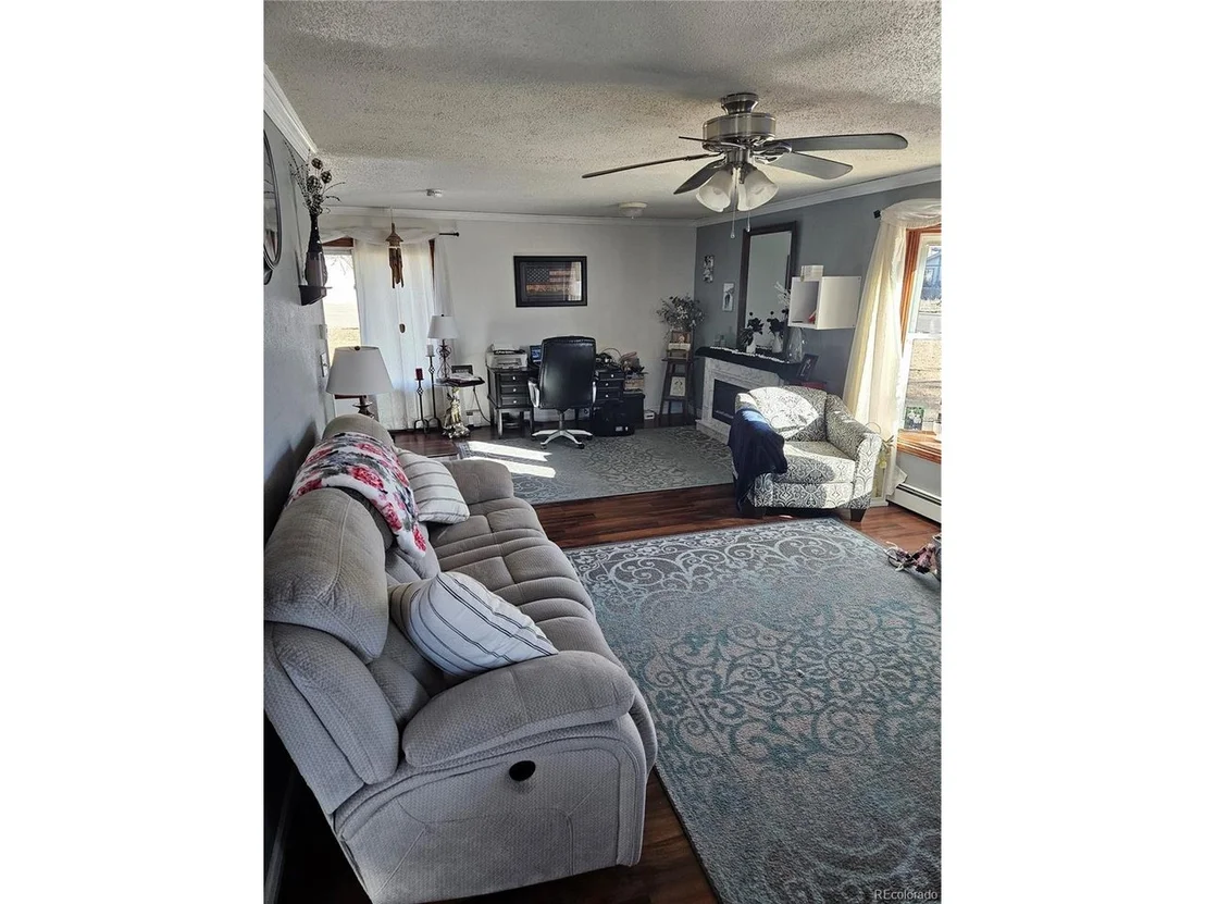 Photo of 647 Denver Ave