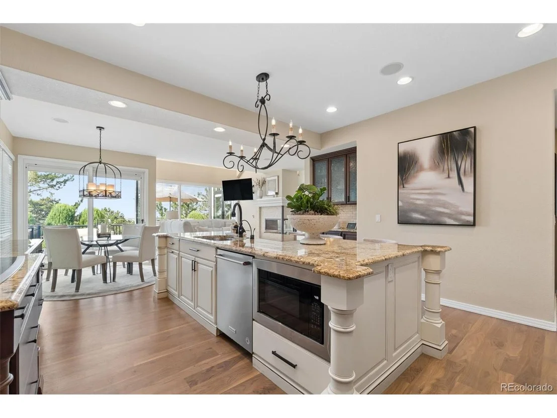 Photo of 8571 Colonial Dr