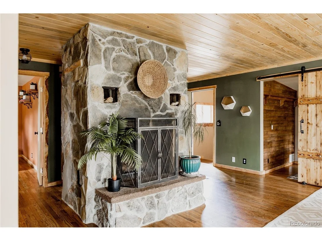 Photo of 297 Circle Dr