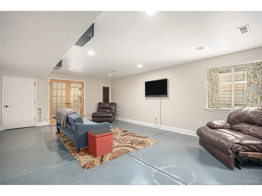Photo of 828 Lehigh Cir