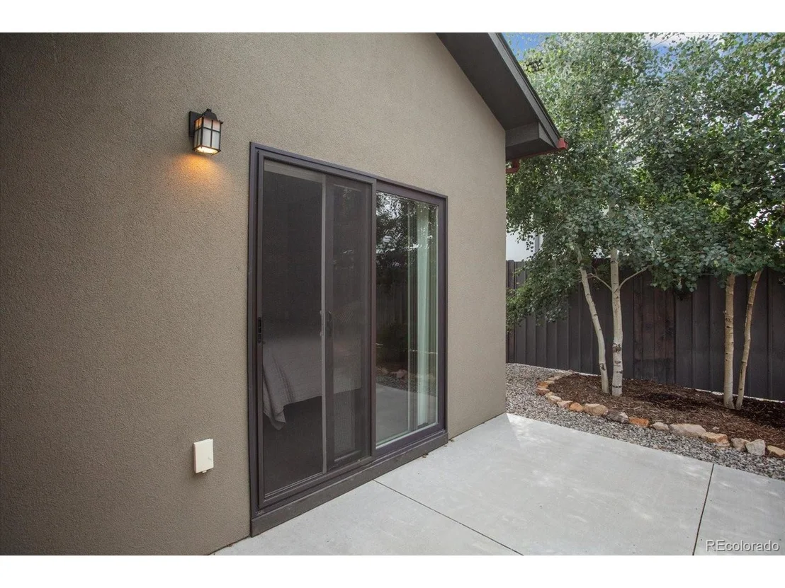 Photo of 539 W 2nd St