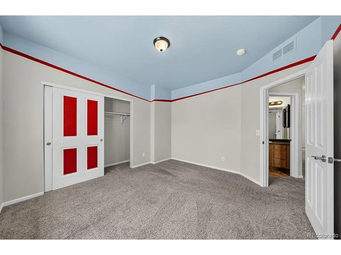 Photo of 370 Naples St