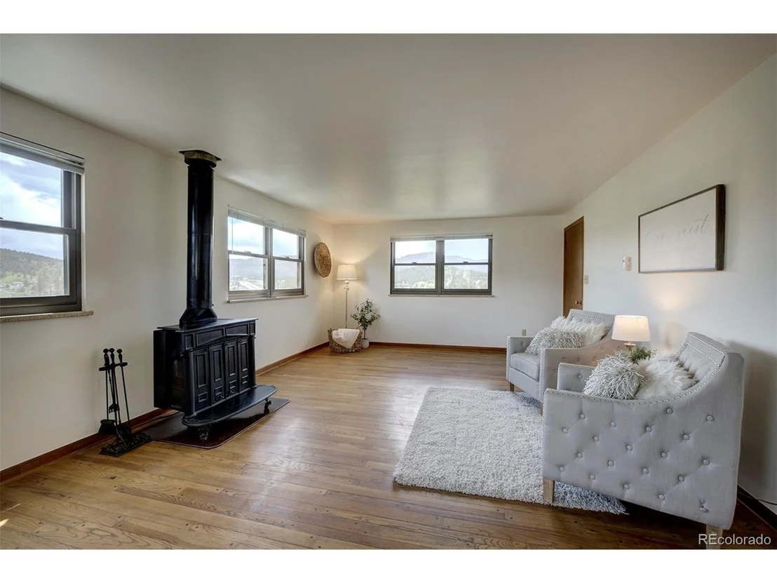 Photo of 25382 Mosier Cir