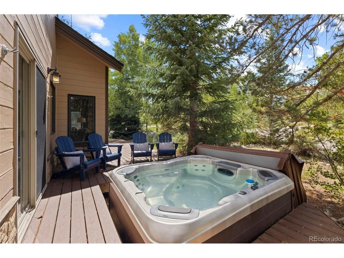 Photo of 395 Black Hawk Cir