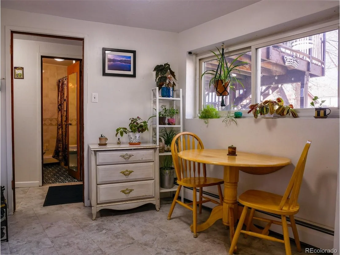 Photo of 541 W 7th St