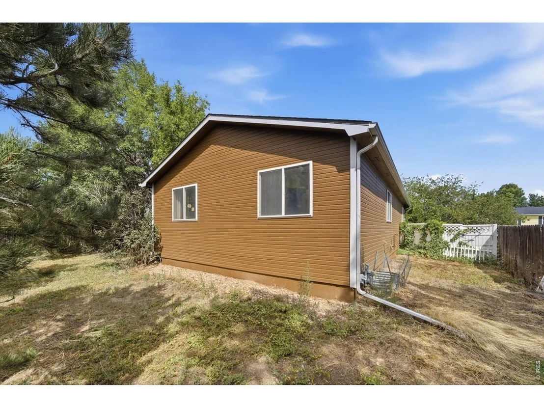 Photo of 347 Walnut Dr