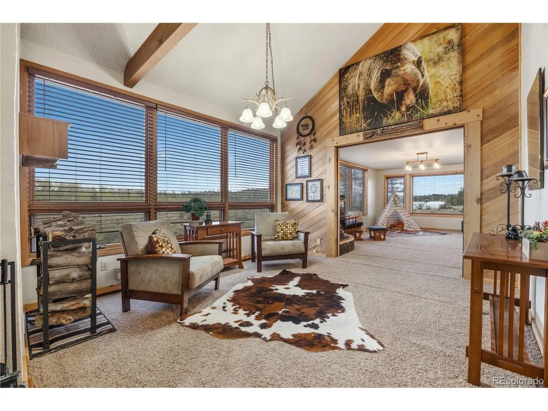 Photo of 275 Vulture Ln