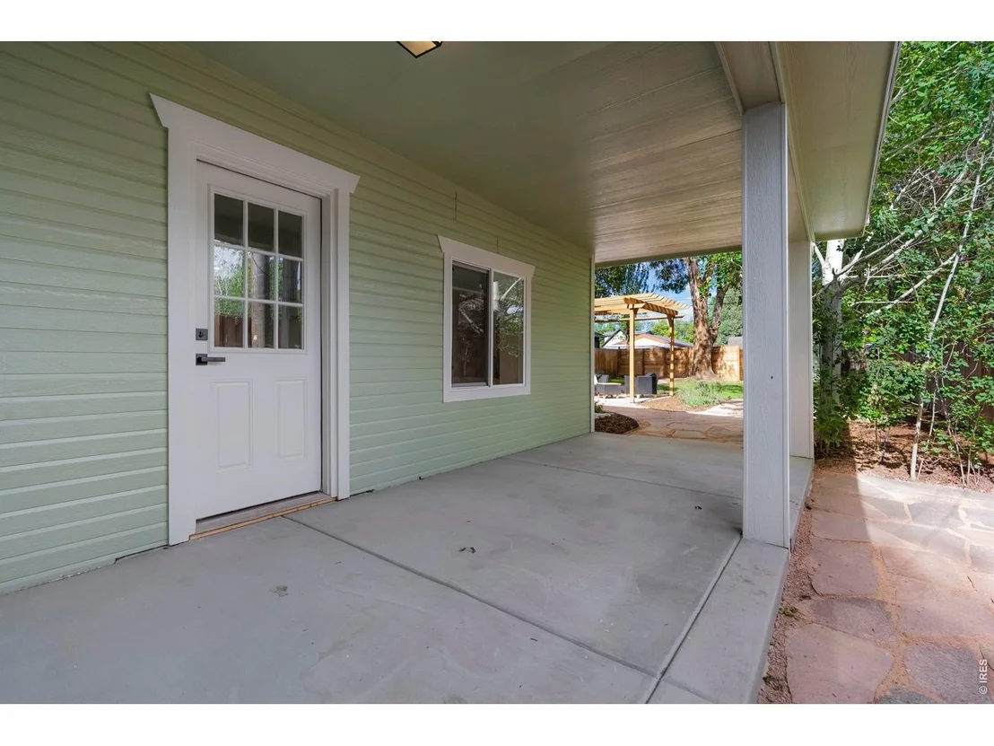 Photo of 814 Baker St