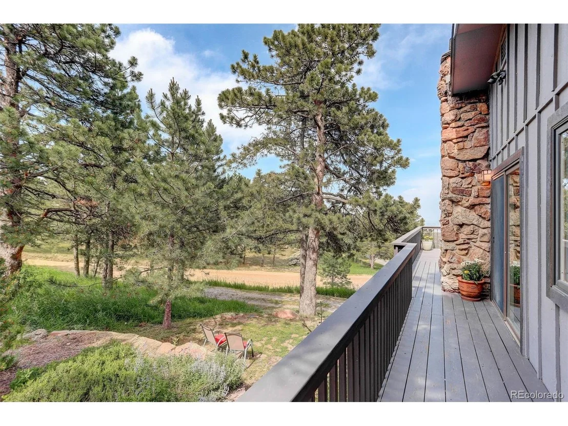 Photo of 586 Brook Rd