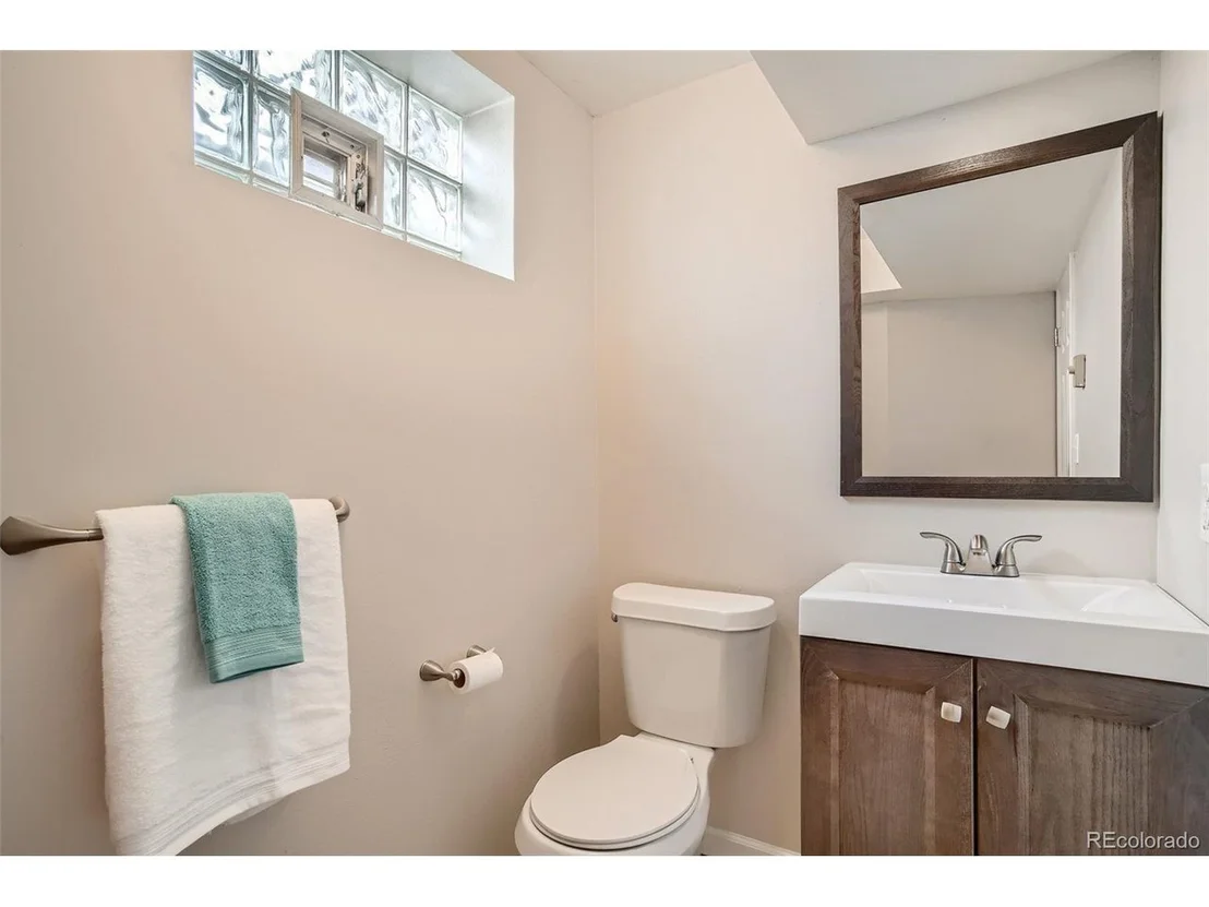 Photo of 6371 Iris Ct