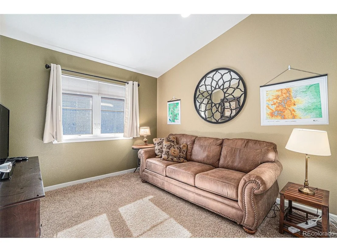 Photo of 445 Skyline Dr