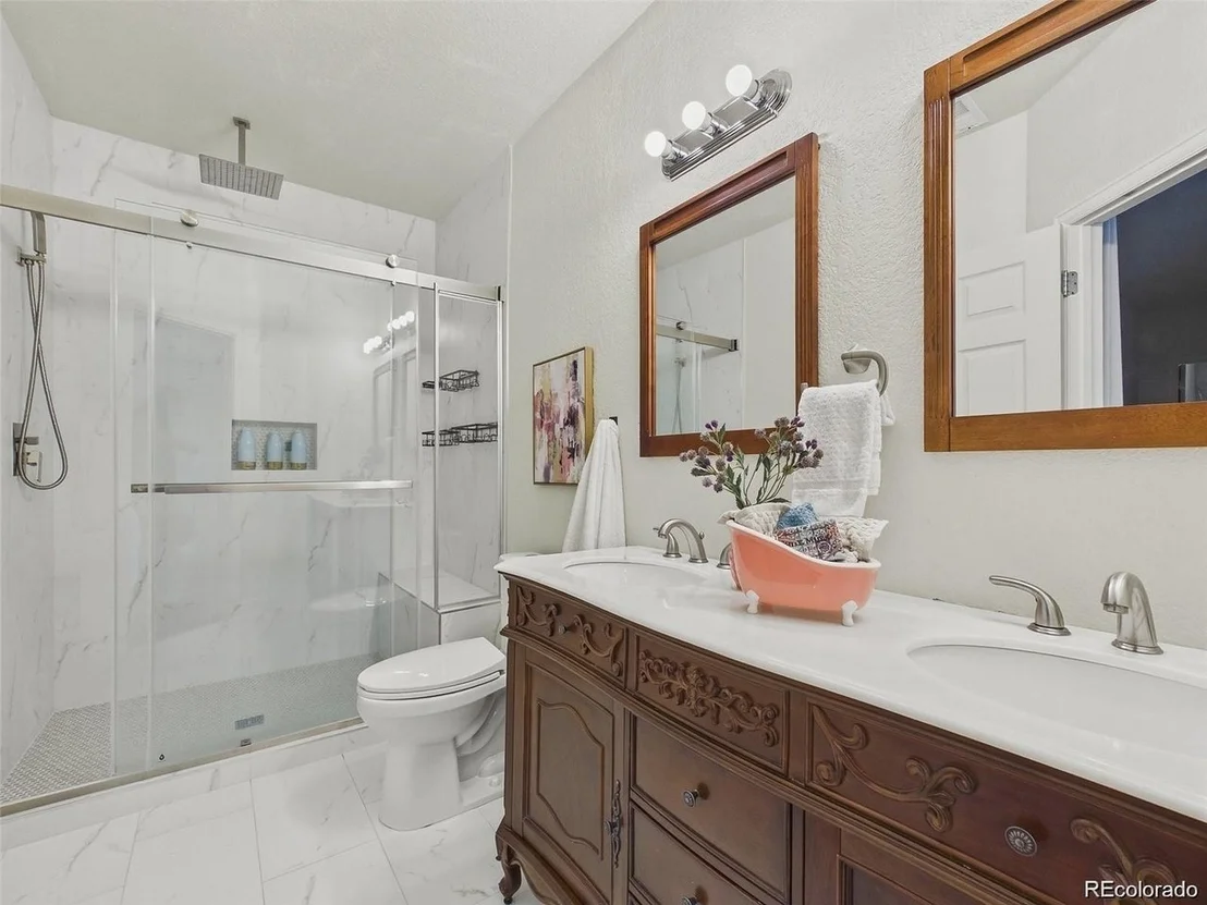Photo of 16593 Prospect Ln