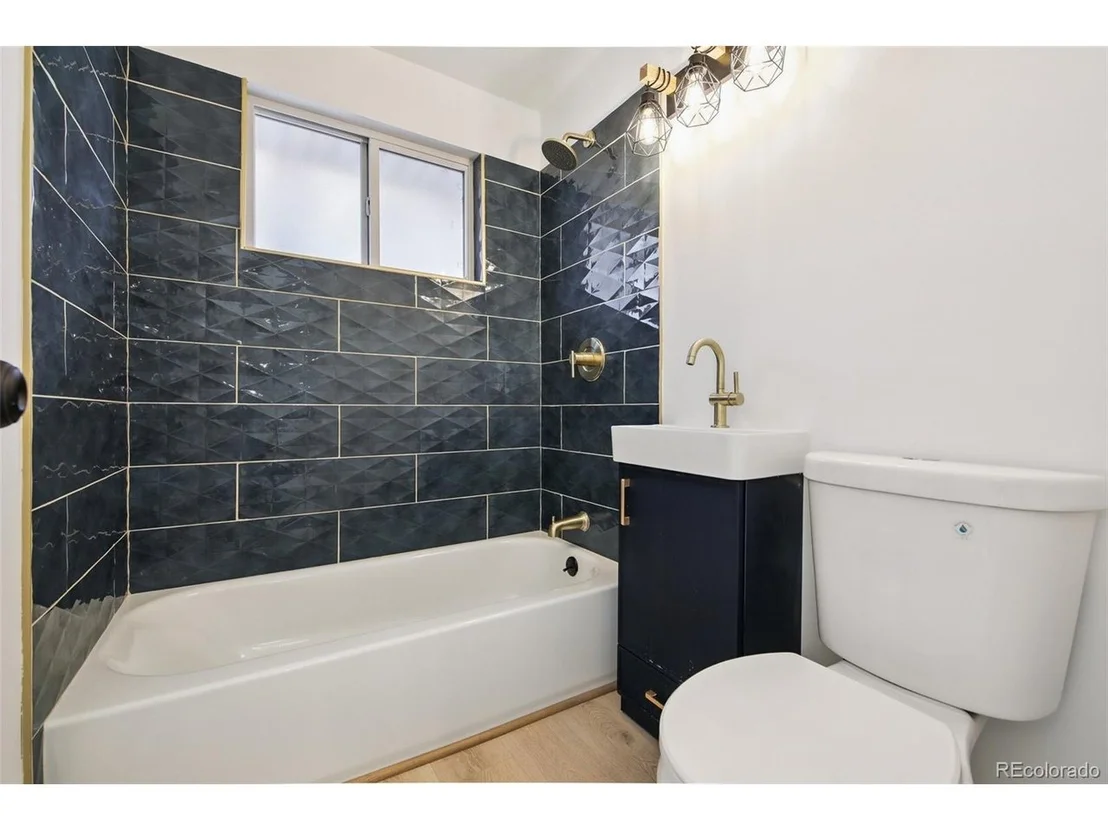 Photo of 256 King St