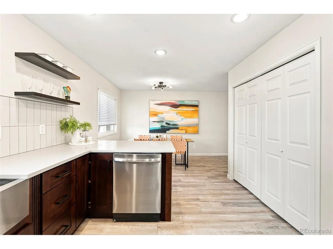 Photo of 818 Baker St