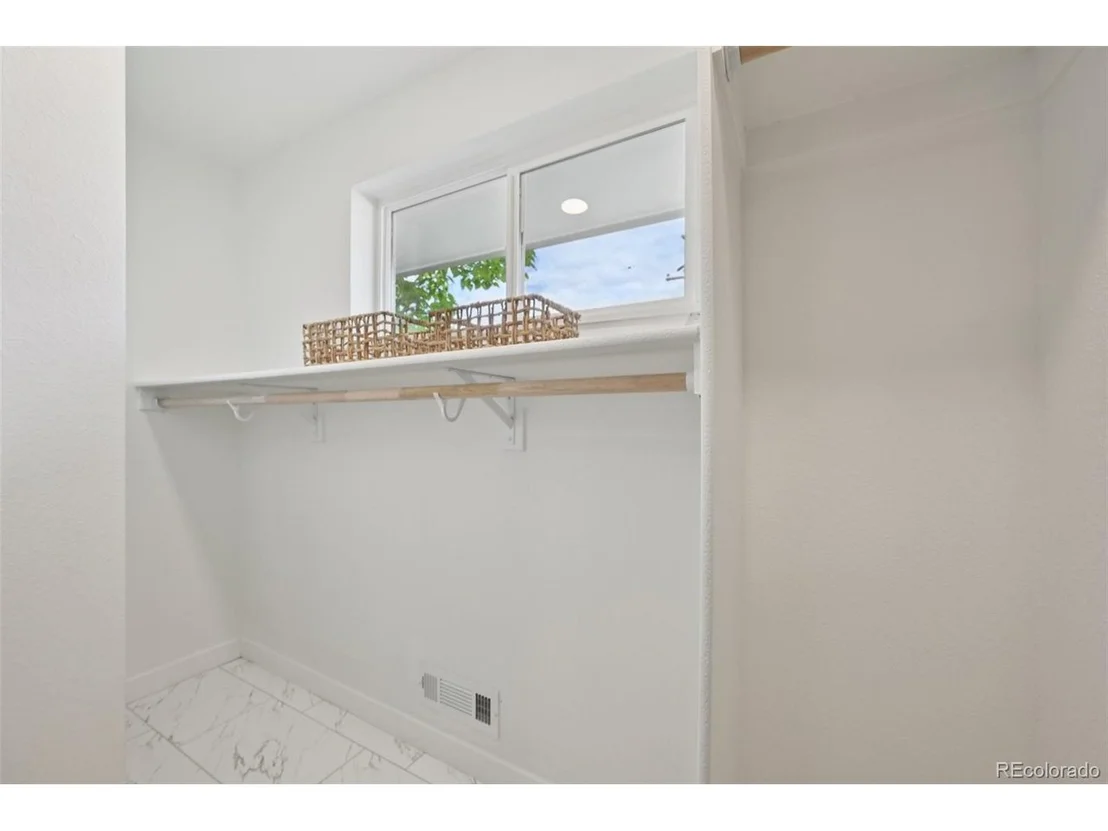 Photo of 169 Yates St