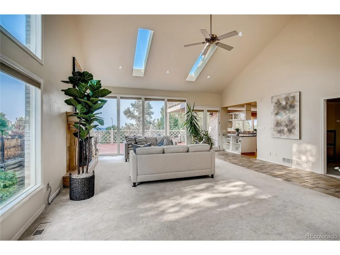 Photo of 15569 W Maple Dr