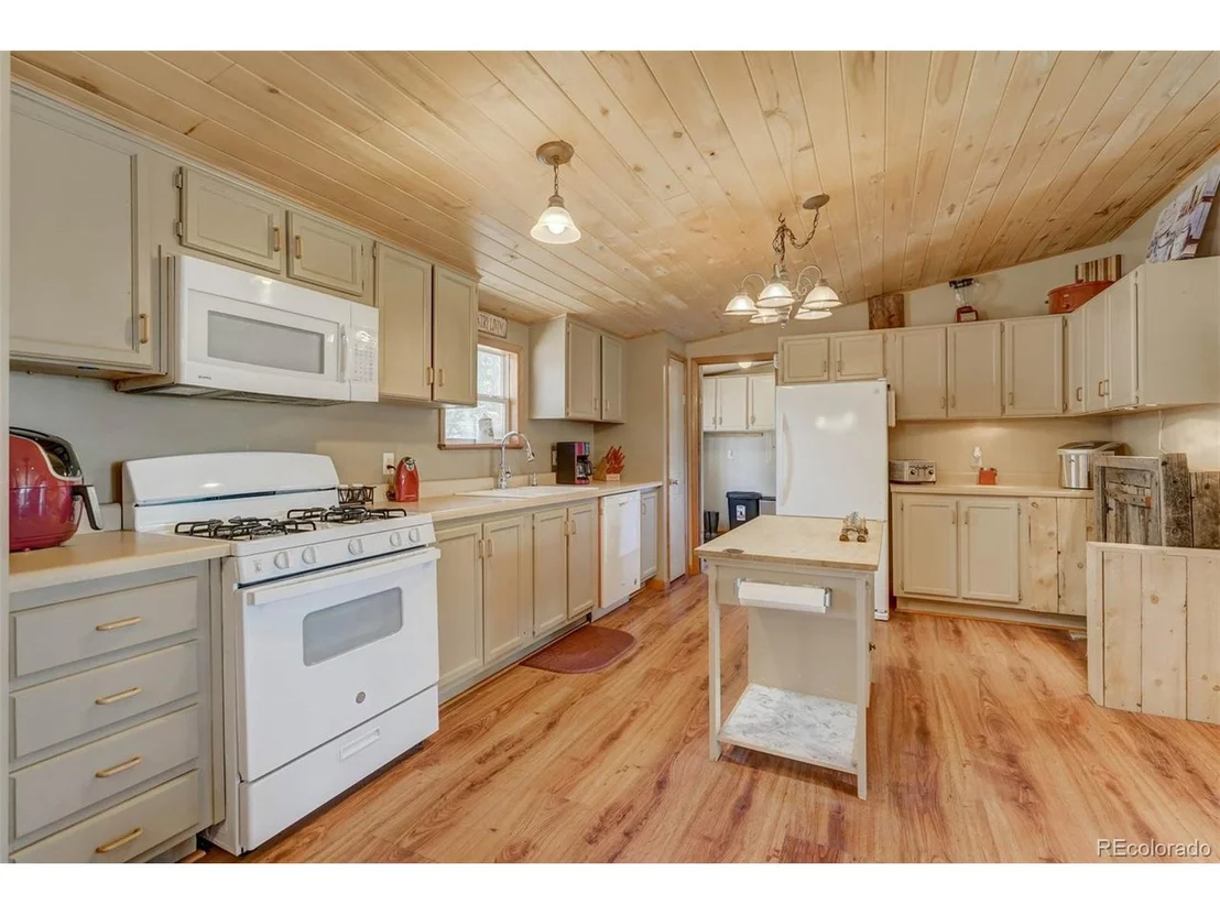 Photo of 100 Hawk Ln