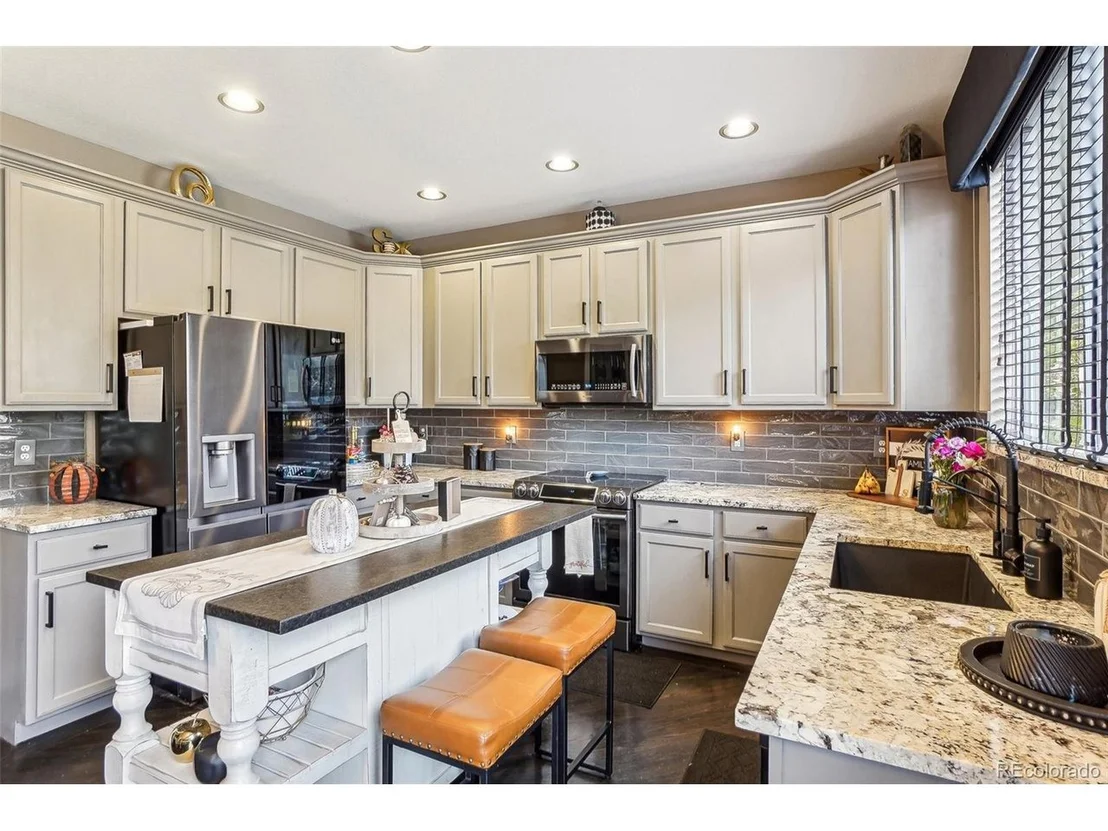 Photo of 10035 Crystal Cir