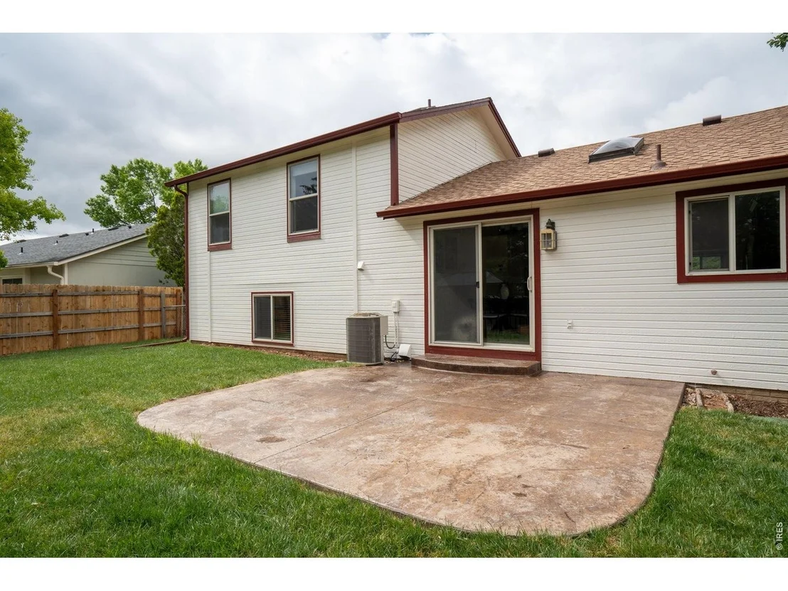 Photo of 2830 Bluegrass Dr
