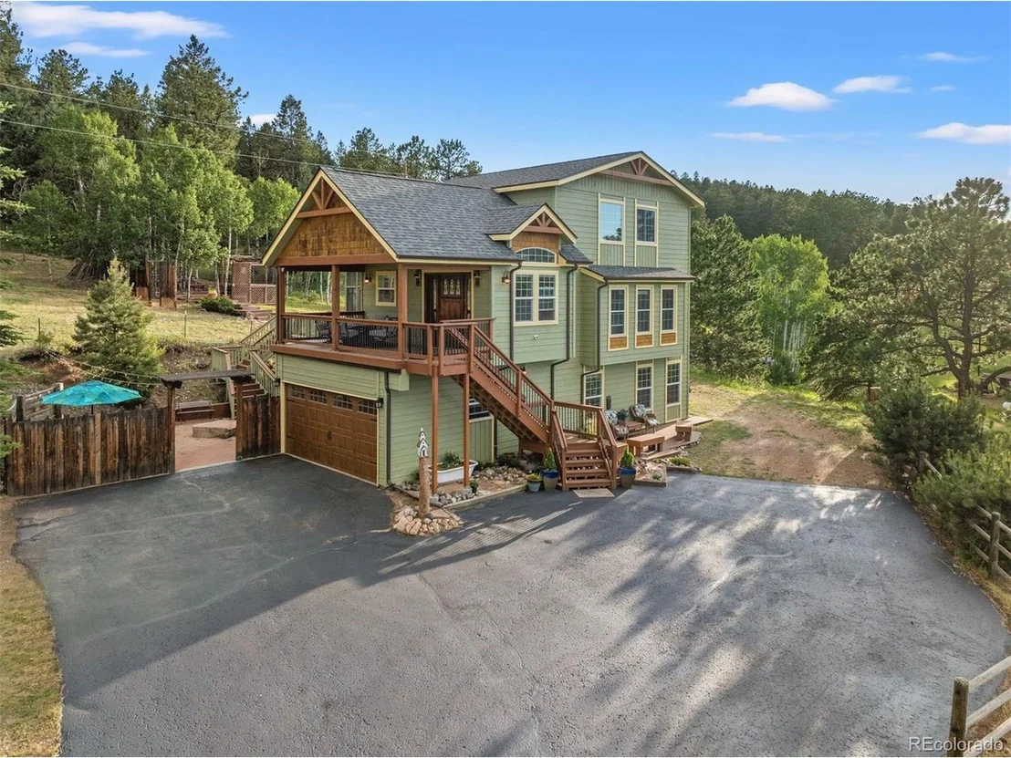 Photo of 576 Bluebird Ln