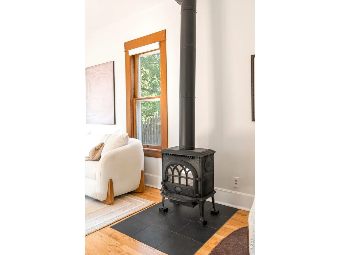 Photo of 805 Dewey Ave