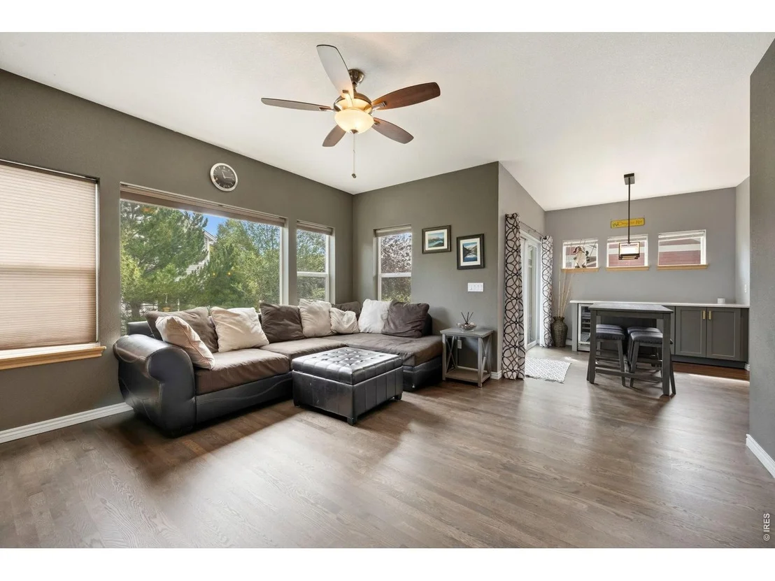 Photo of 405 Raymond Ct