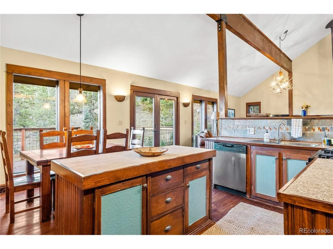 Photo of 2222 Lions Lane
