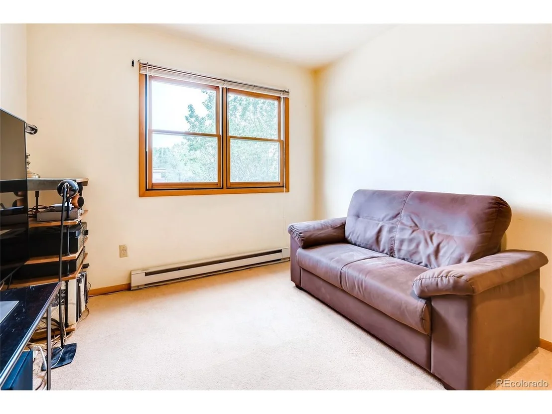 Photo of 1380 Riverside Ave