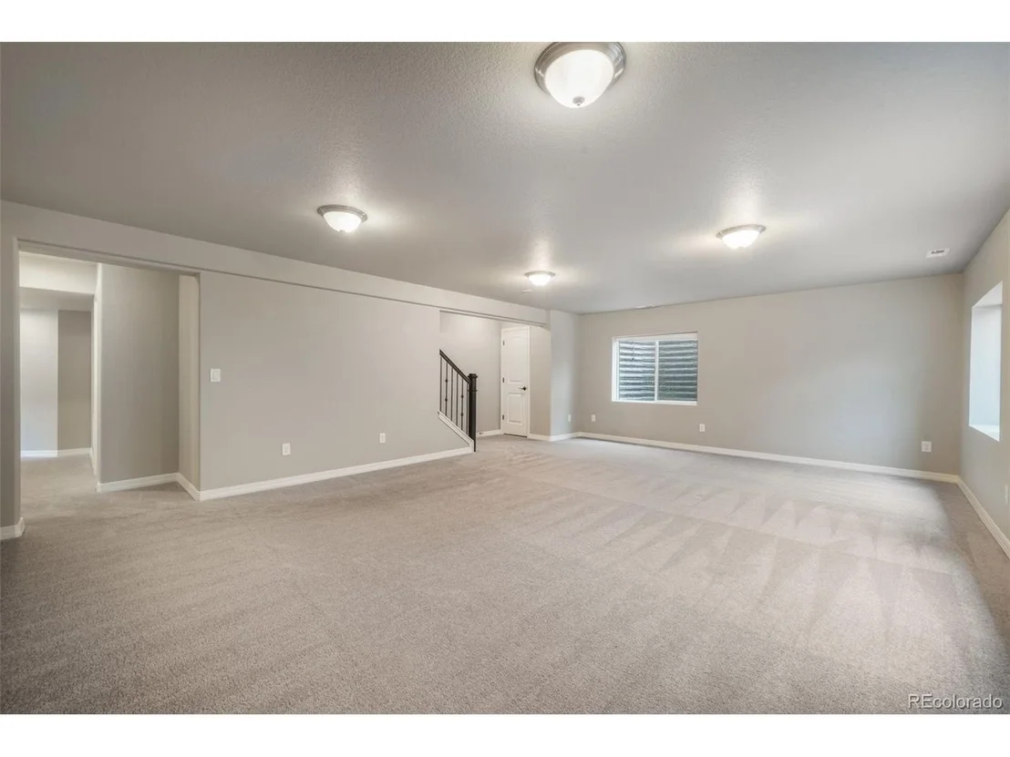 Photo of 2583 Lakes Edge Dr