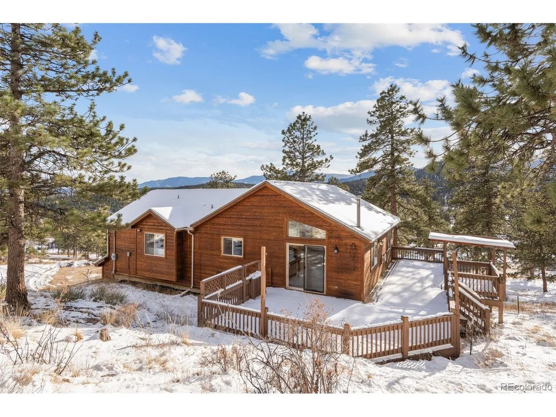 Photo of 377 Deer Trail Dr