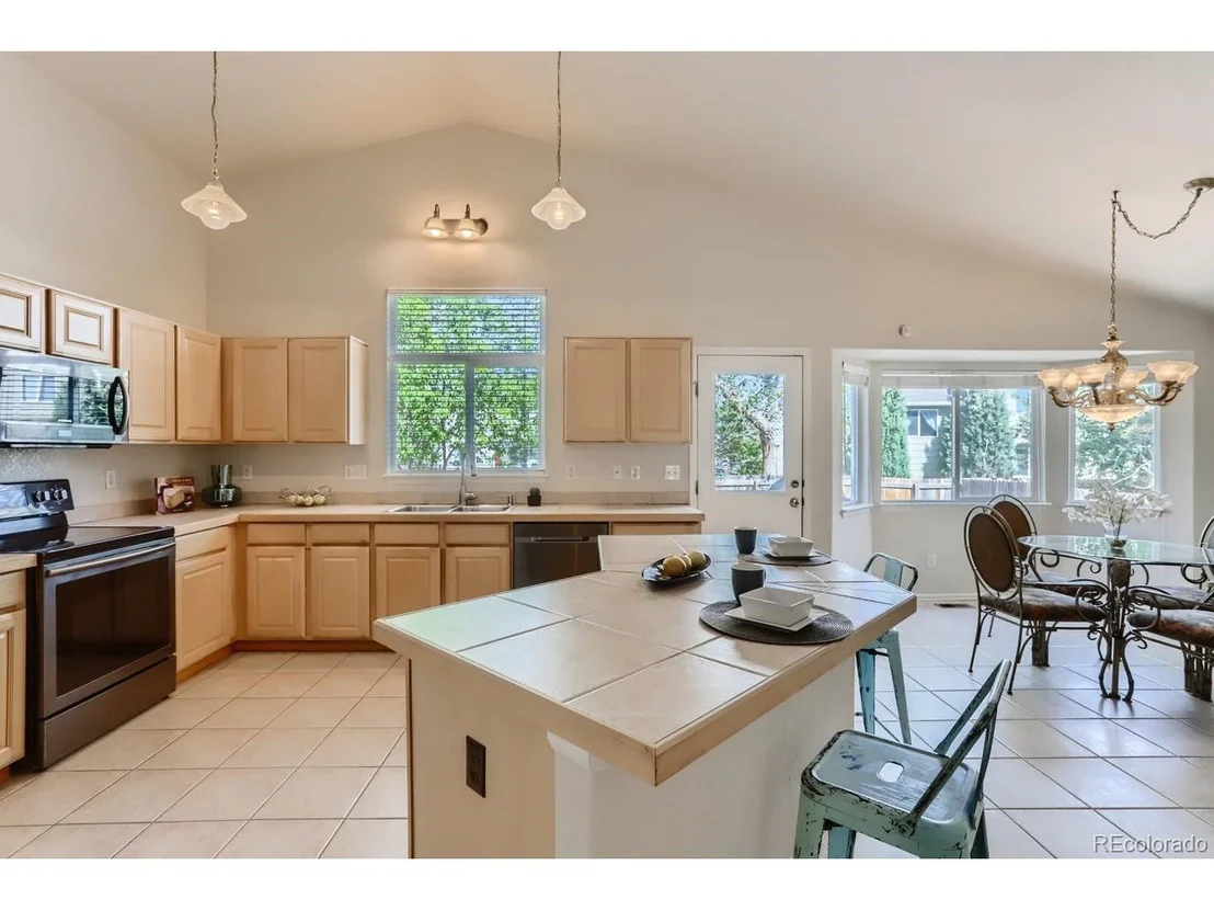 Photo of 738 Sandpoint Dr