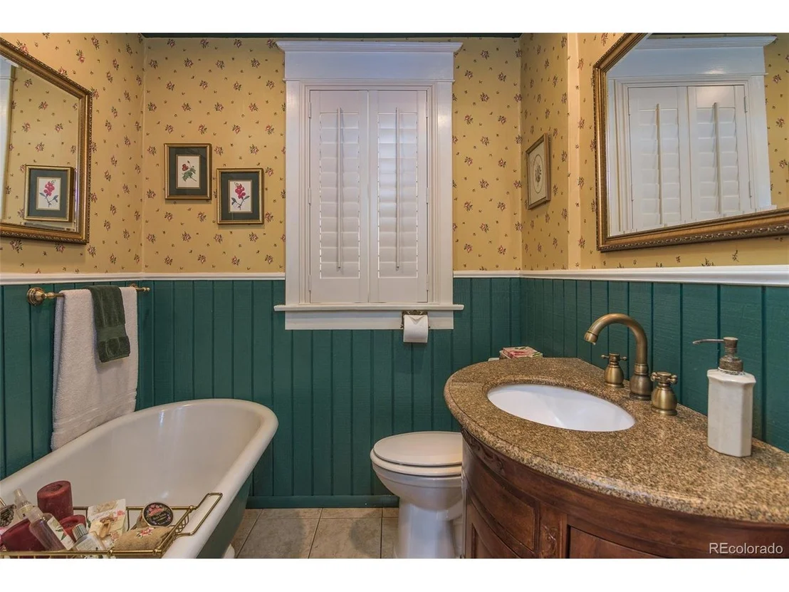 Photo of 1905 Iris Ave