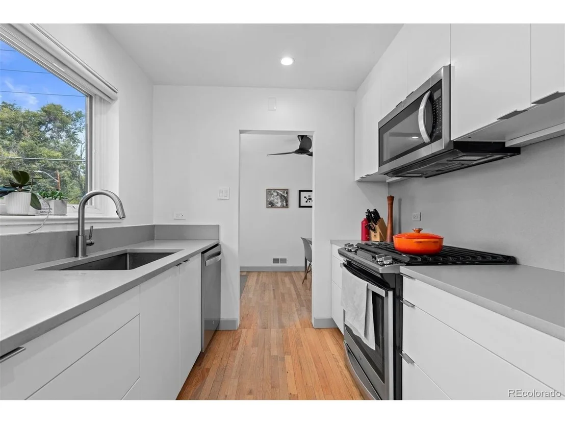Photo of 1295 Forest St