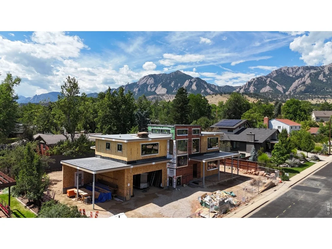 Photo of 2810 Stanford Ave
