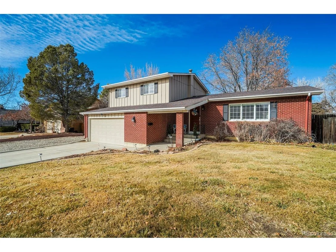 Photo of 7 Belaire Dr