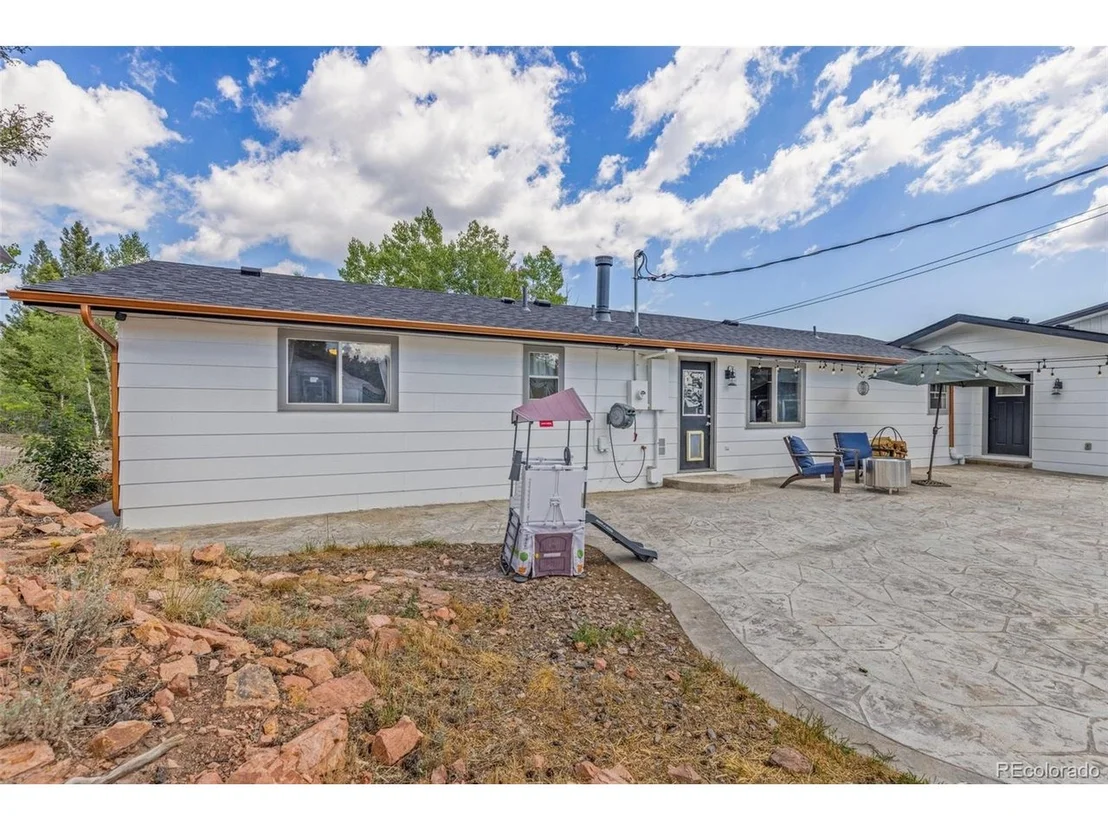 Photo of 33758 Harmon Rd